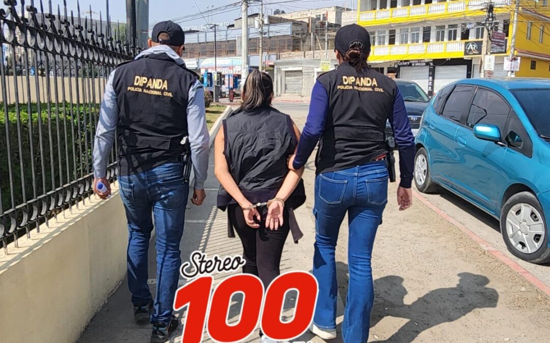Detenida en entrada a prisión de Quetzaltenango  
