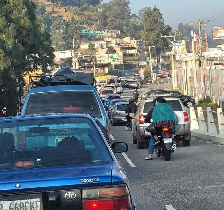 Caos en el ingreso a Quetzaltenango por construcción de viaducto