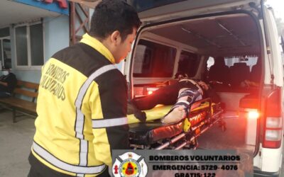 Picop y motocicleta colisionan en La Morería