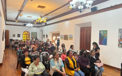 Desarrollan taller a mujeres sobre emprendimiento y prevención de violencia