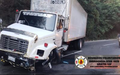 Un herido de gravedad tras colisión entre un camión y un vehículo