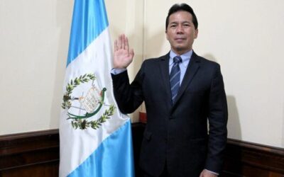 Presidente Bernardo Arévalo remueve al presidente de banco