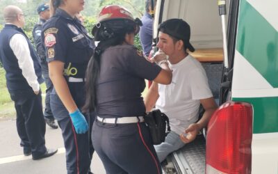 Tres heridos, entre ellos un menor de edad, en accidente en Las Delicias