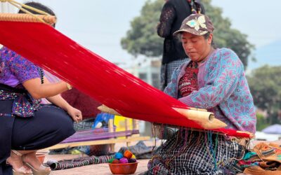 Desarrollan encuentro regional de arte en tejido