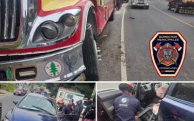 Bus y vehículo colisionan en la ruta a Totonicapán