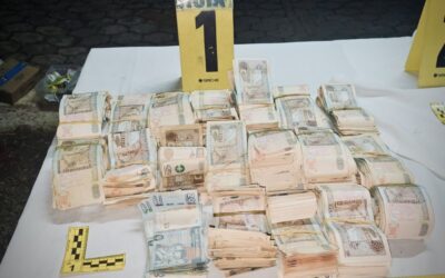 Hallan más de Q180 mil y 30 teléfonos en caletas en prisión de Guatemala