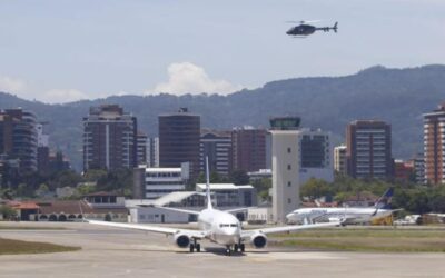 Fallas en sistemas de Microsoft afectan vuelos en el Aeropuerto Internacional La Aurora