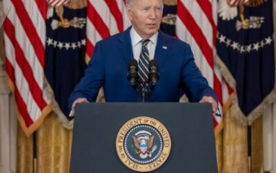 Biden conmemora el 4 de julio con eventos que buscan tranquilizar a los demócratas