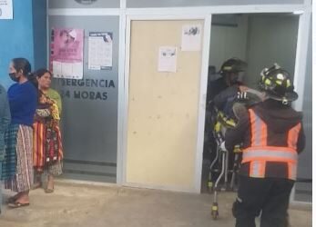 Motorista se accidenta por ataque de perros