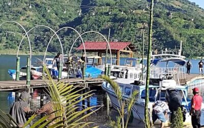 Estadounidense se accidenta cuando caminaba en muelle