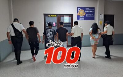 Jóvenes asaltaban a mano armada, disparon cuando vieron a policías