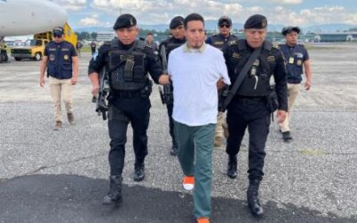 Deportan a expolicía sindicado de los crímenes de guatemalteco y canadiense en Chimaltenango