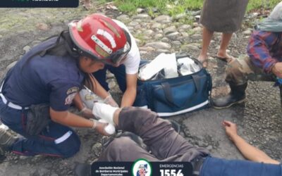 Estaba a la orilla de carretera cuando fue arrollado por motocicleta