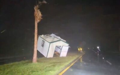 Helene se debilita a huracán categoría 1 tras tocar tierra en Florida