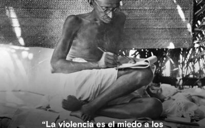 En 1932, Gandhi inicia huelga de hambre en protesta contra el separatismo electoral