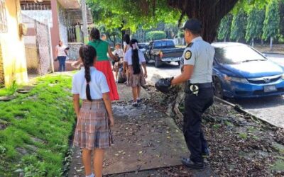 PNC, alumnos y Cocode desarrollan jornada de limpieza