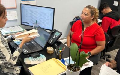 «Orar, trabajar y pagar impuestos»: medio millón de inmigrantes casados con ciudadanos en conteo regresivo tras pausa al «parole in place»