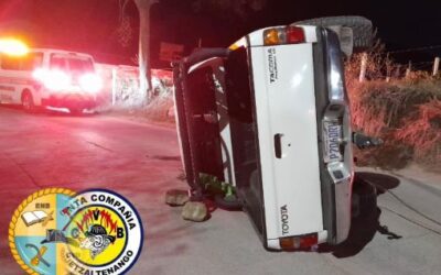 Tripulantes de vehículo, con halitosis alcohólica, protagonizan accidente de tránsito