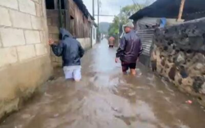 Viviendas inundadas en San Lucas Tolimán