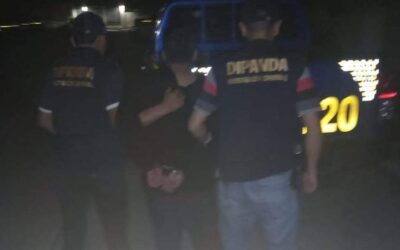 Delincuentes se estrellaron tras disparar contra transportista