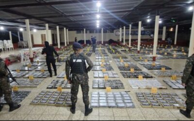 Interceptan masivo cargamento de cocaína en Izabal