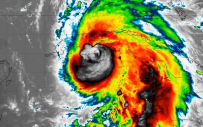 Huracán Rafael se debilita a categoría 2 tras golpear a Cuba y causar nuevo apagón total