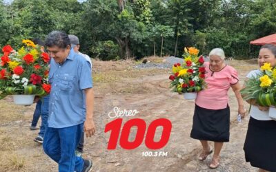 Familias acuden al Cementerio General de Santa Cruz Muluá