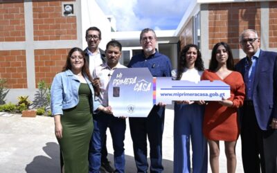 Presidente Arévalo entrega vivienda del programa «Mi Primera Casa»