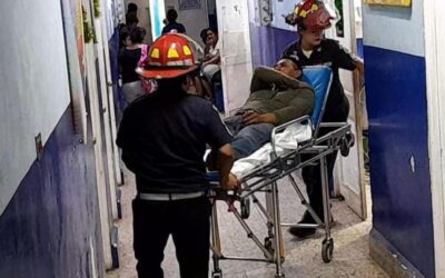 Motorista, quien fue arrollado, acude a sede de bomberos por atención