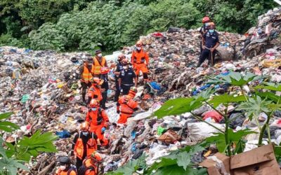 Rescatan a menor de edad quien murió soterrada en basurero