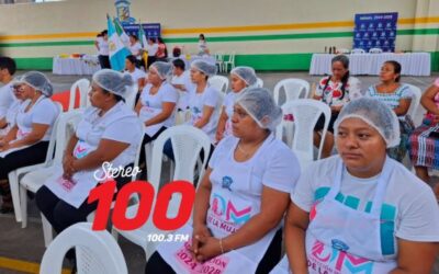 Mujeres finalizan curso de cocina guatemalteca y belleza