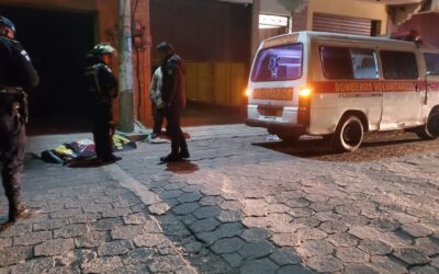 Menor de edad muere al caer de segundo piso