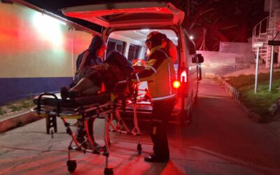 Tráiler vuelca en la ruta Interamericana