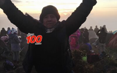 Adulto mayor sube, por séptima vez, el volcán Santa María