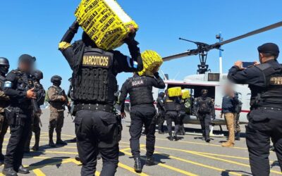 Localizan 799 paquetes de cocaína en el Océano Pacífico