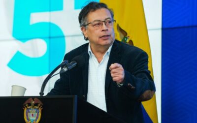 Presidente Petro pide regresar a su país a colombianos indocumentados en Estados Unidos