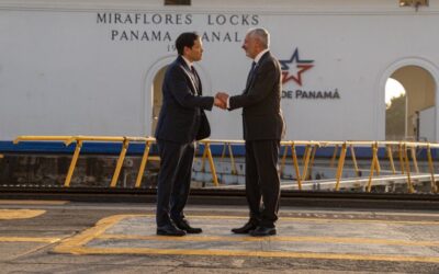 Panamá niega anuncio de EEUU de que sus buques ya pueden transitar por Canal sin pagar