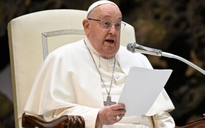 Papa Francisco durmió bien y desayunó tras diagnóstico de neumonía en ambos pulmones