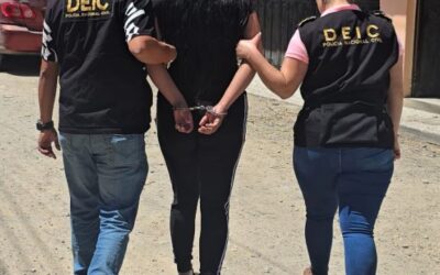 PNC arresta a mujer por chantajear a hombre con quien tuvo encuentro romántico