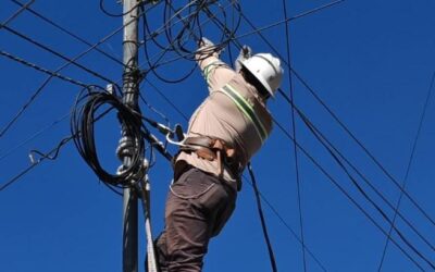 Continúan cortes de electricidad por morosidad