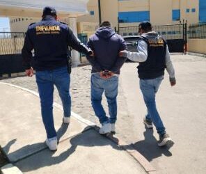Dipanda arresta a hombre en ingreso cárcel en Quetzaltenango
