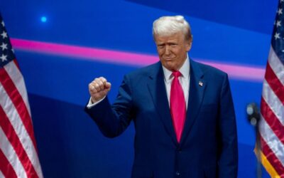 Trump firma orden que designa al inglés como idioma oficial de Estados Unidos