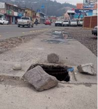 Alertan sobre agujero de gran tamaño en la zona 2 de Quetzaltenango