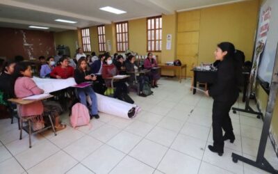 Alumnos presentan árbol genealógico para conocer y valorar raíces familiares