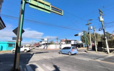 Semáforo, en la zona 3 de Quetzaltenango, lleva meses sin funcionar
