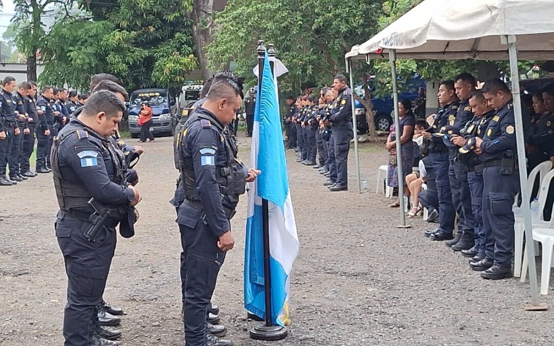 Rinden homenaje a agente de la PNC caído en cumplimiento del deber.