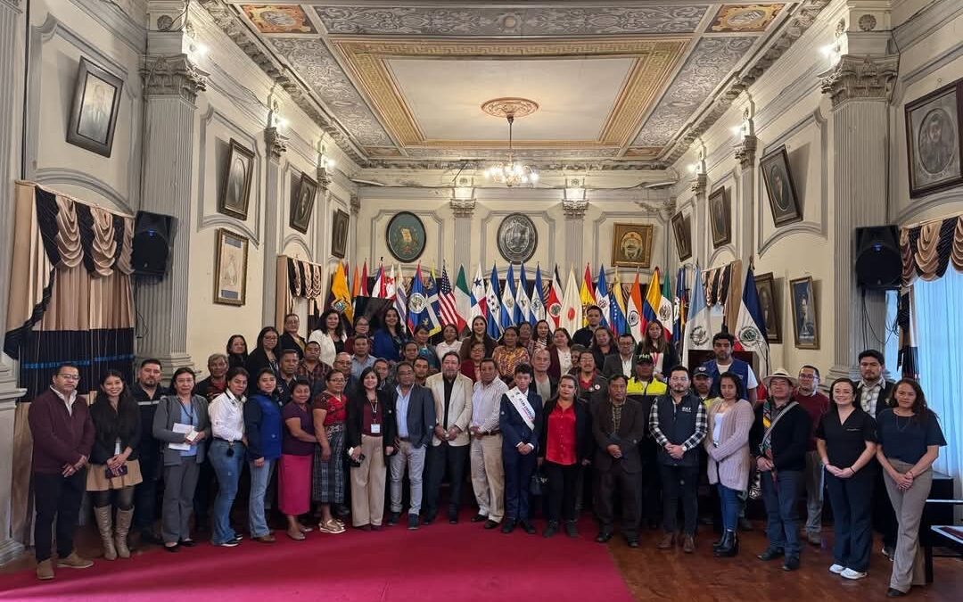 Se realiza la ceremonia de juramentación de los miembros del Consejo Municipal de Desarrollo (COMUDE).