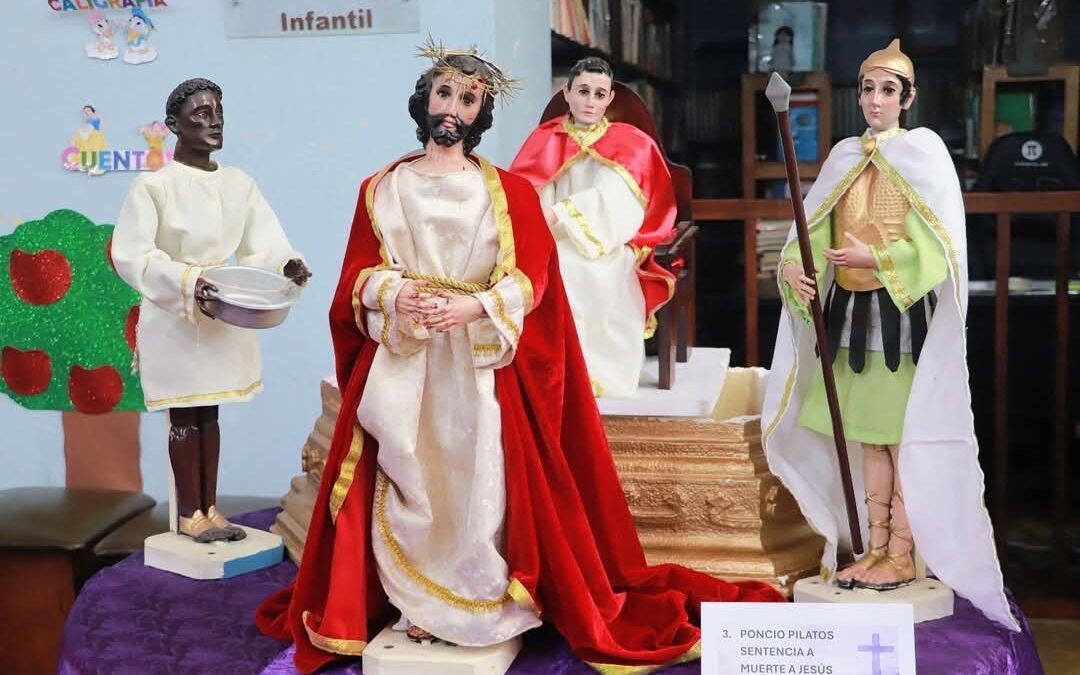 Inauguran la exposición “Semana de la Religiosidad Popular”.