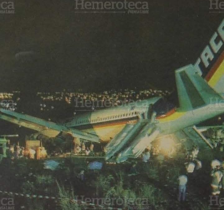 5 de abril de 1993: Avión de TACA se sale de la pista en La Aurora.