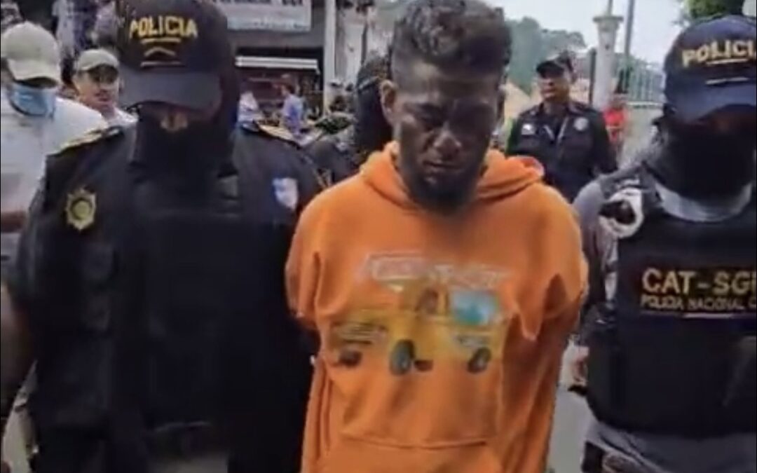 Pandillero salvadoreño es expulsado de México y Guatemala; enfrentará la justicia en su país por varios delitos.
